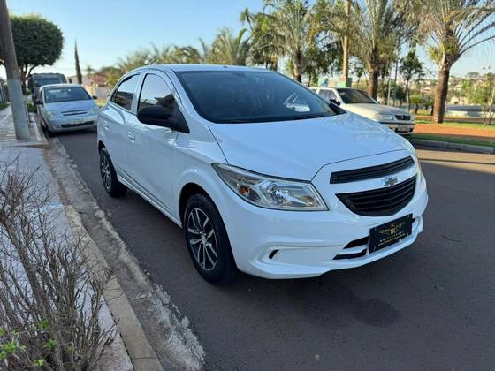 CHEVROLET ONIX 1.0 MPFI LS 8V FLEX 4P MANUAL CHEVROLET ONIX 1.0 MPFI LS 8V FLEX 4P MANUAL